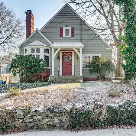 3 Mi To Dtwn Gem With Patio And Fire Pit In New Haven Villa